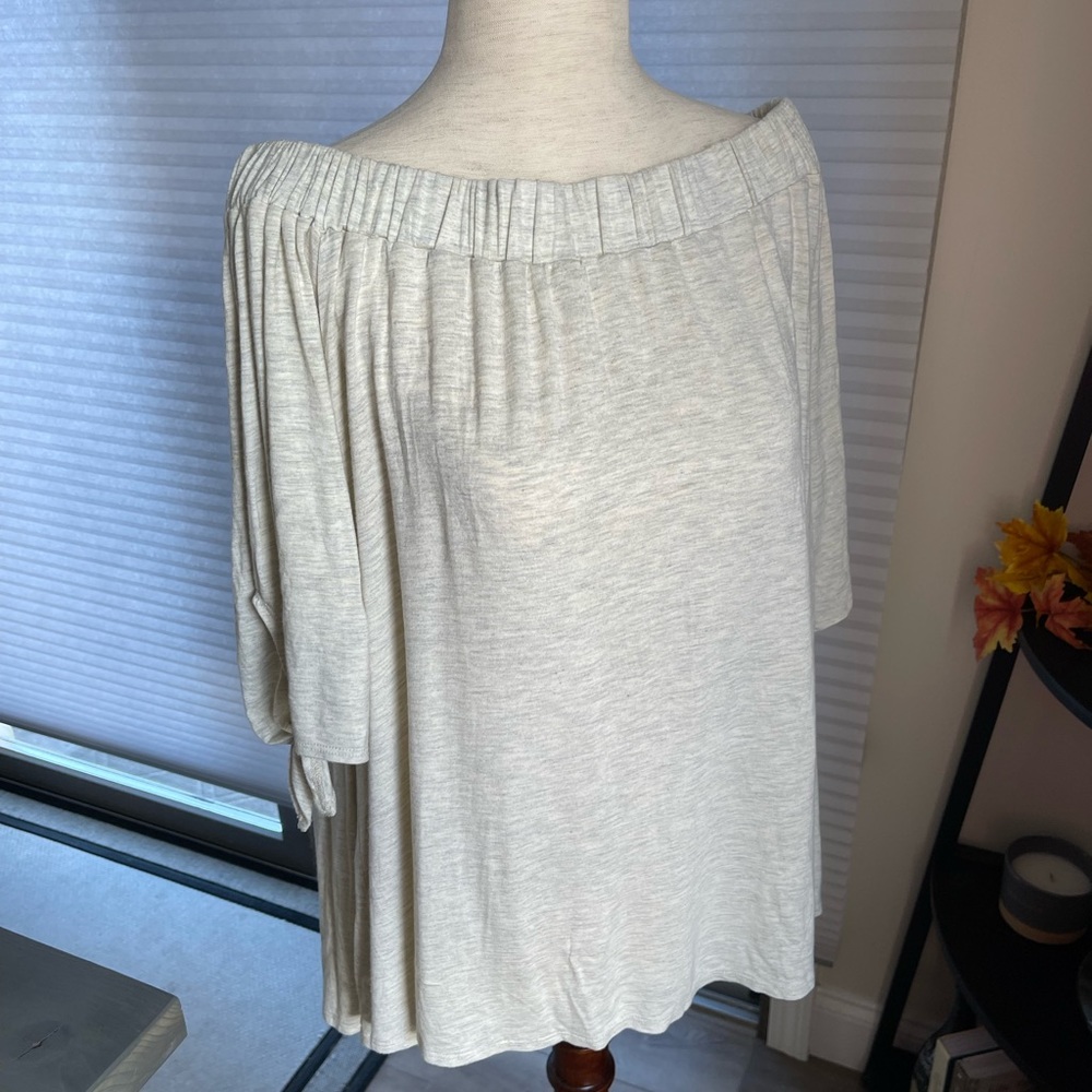 KIM & CAMI Off-the-shoulder blouse